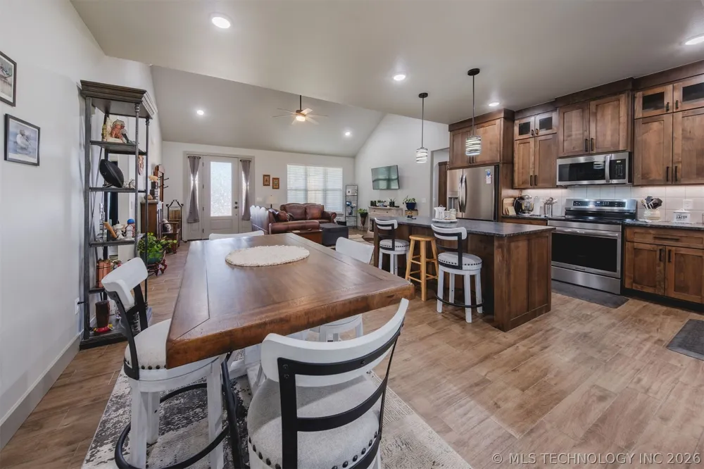 16860 W Sierra Tahlequah, OK 74464