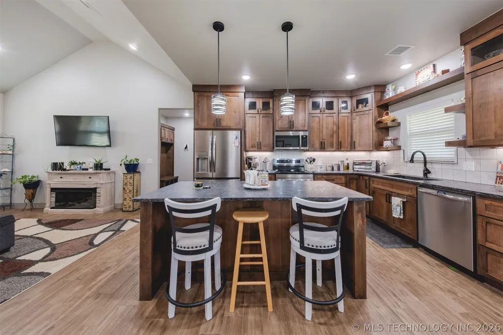16860 W Sierra Tahlequah, OK 74464