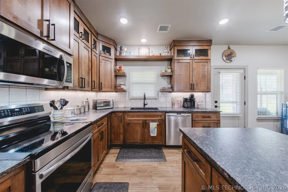 16860 W Sierra Tahlequah, OK 74464