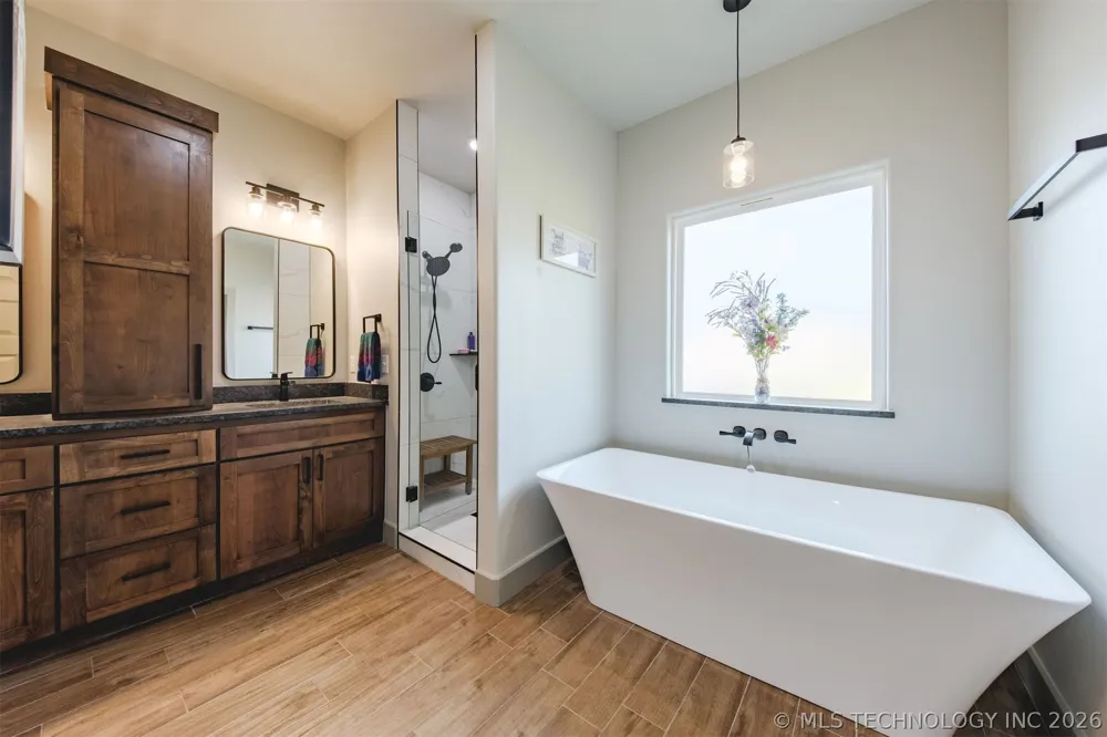 16860 W Sierra Tahlequah, OK 74464