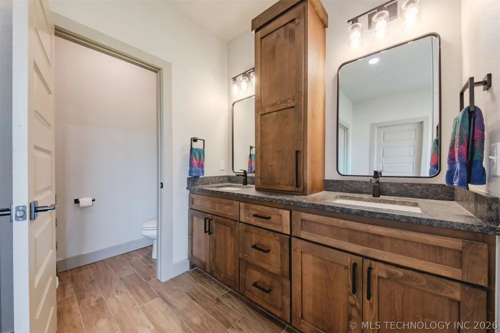 16860 W Sierra Tahlequah, OK 74464