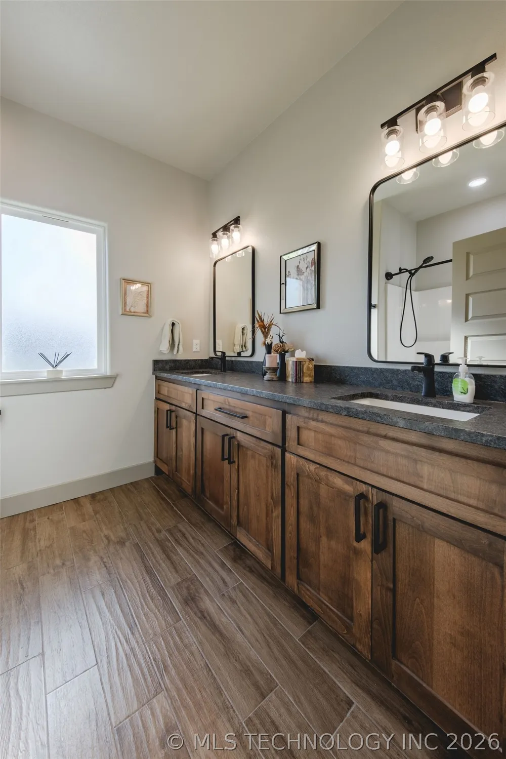 16860 W Sierra Tahlequah, OK 74464