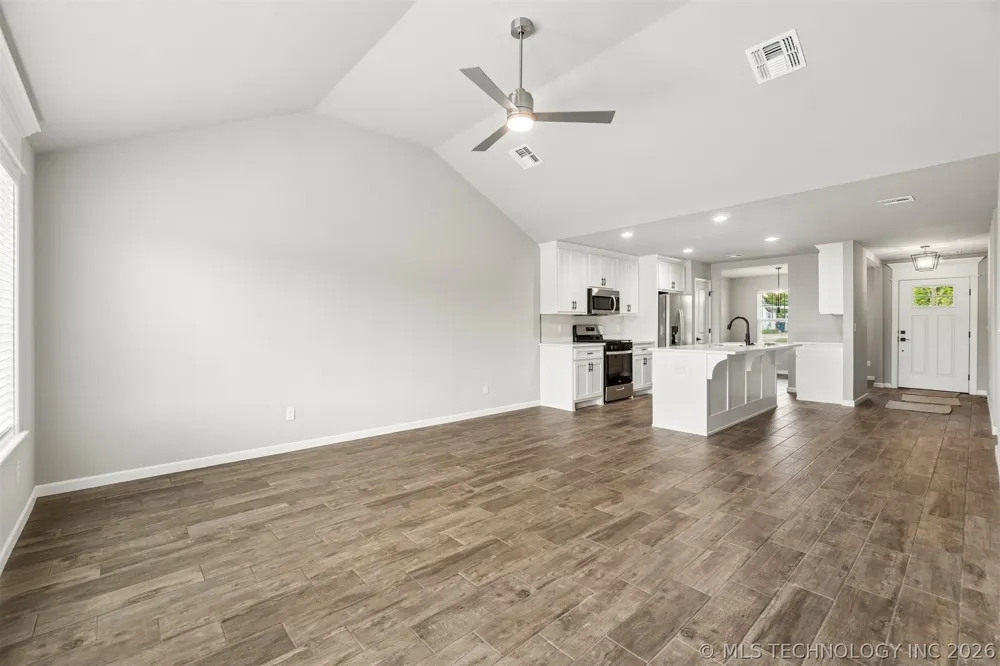 1119 E Cherry Street Cushing, OK 74023