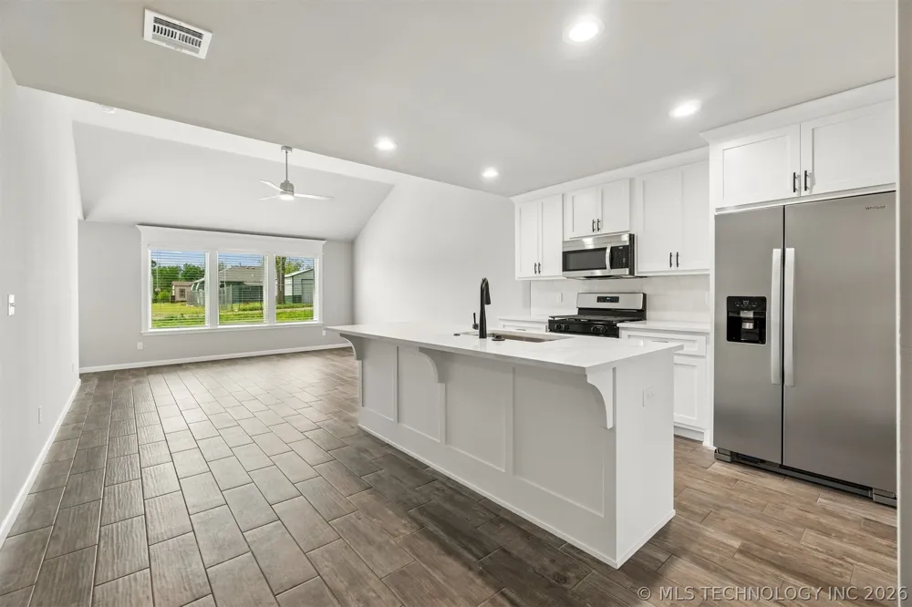 1119 E Cherry Street Cushing, OK 74023