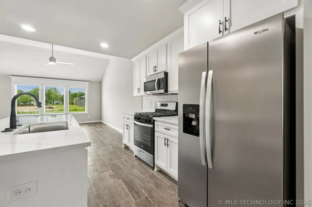 1119 E Cherry Street Cushing, OK 74023