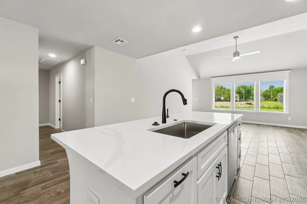 1119 E Cherry Street Cushing, OK 74023