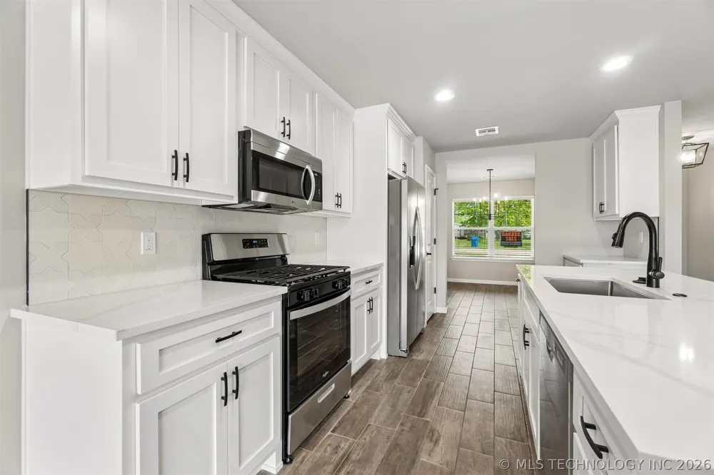 1119 E Cherry Street Cushing, OK 74023