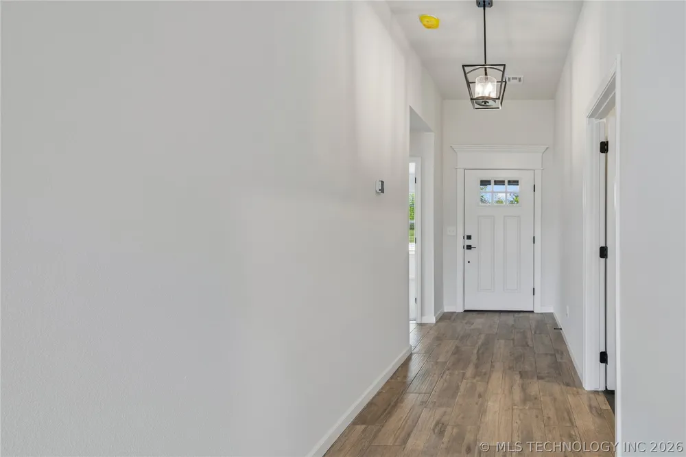 1121 E Cherry Street Cushing, OK 74023