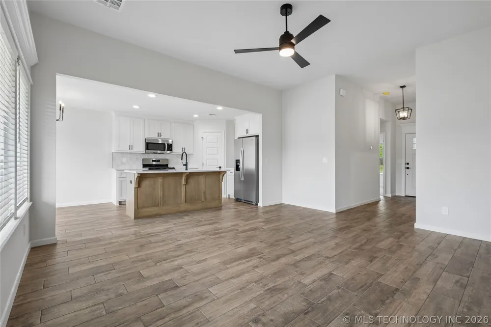 1121 E Cherry Street Cushing, OK 74023