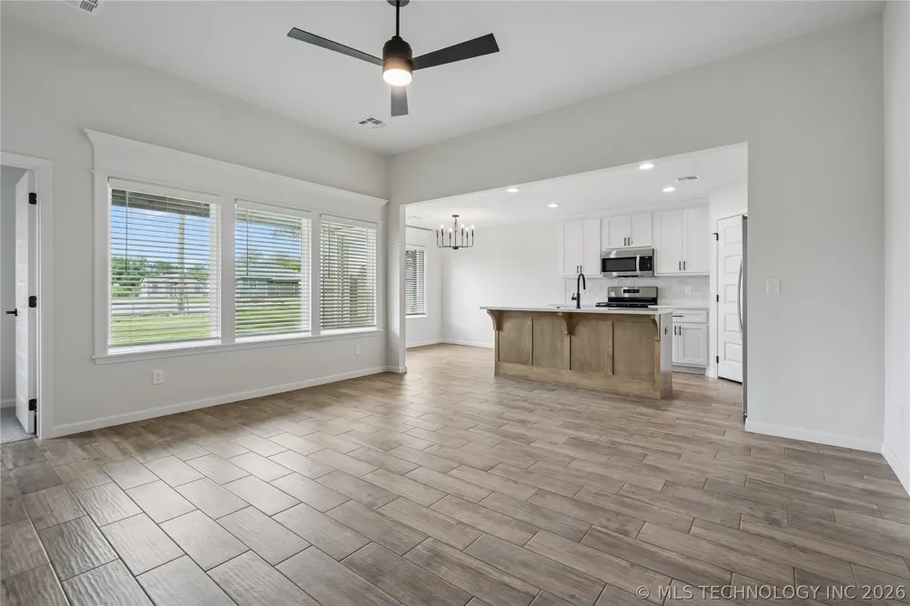 1121 E Cherry Street Cushing, OK 74023