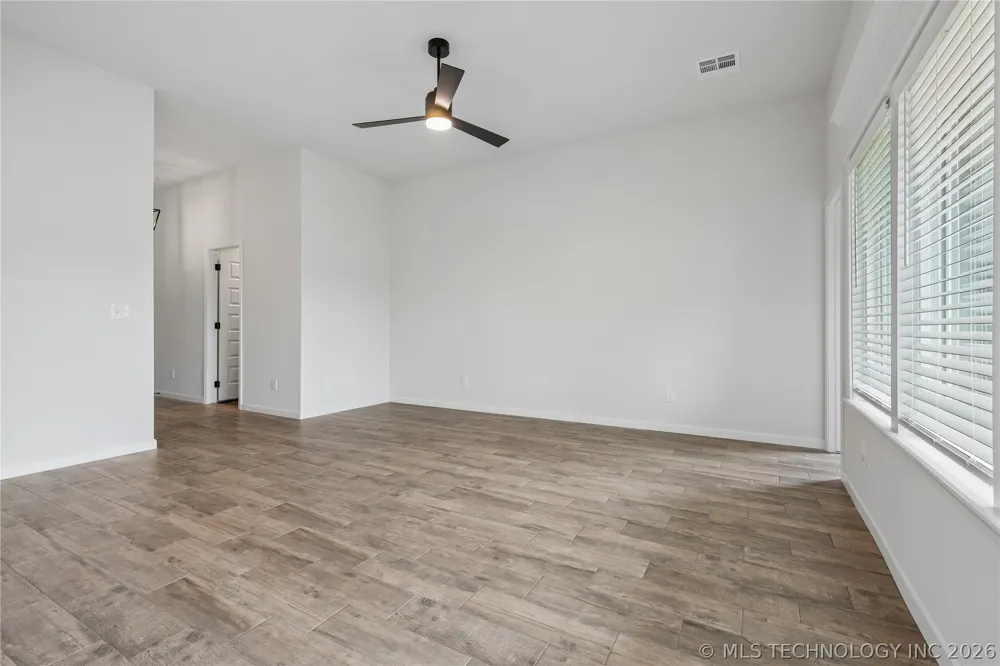 1121 E Cherry Street Cushing, OK 74023