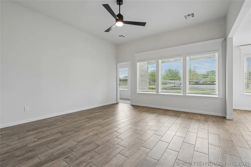 1121 E Cherry Street Cushing, OK 74023