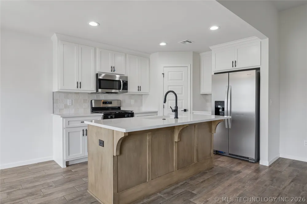 1121 E Cherry Street Cushing, OK 74023