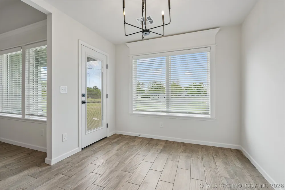 1121 E Cherry Street Cushing, OK 74023