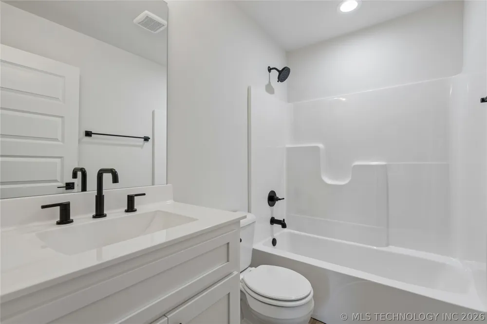 1121 E Cherry Street Cushing, OK 74023