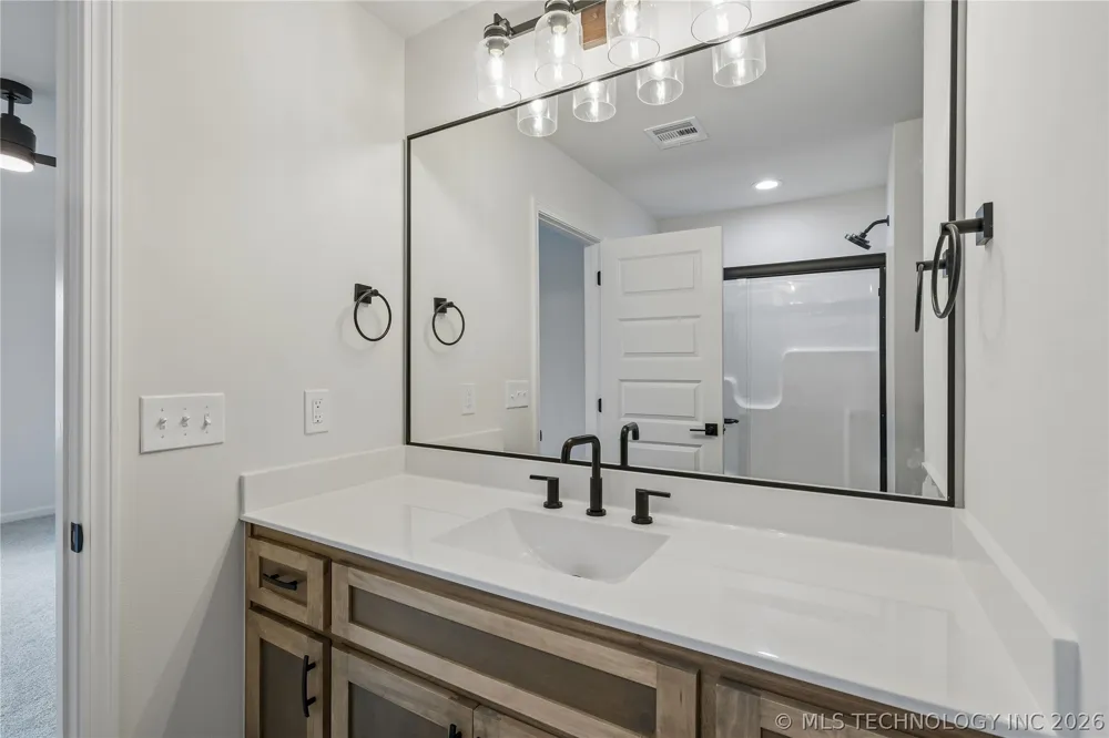 1121 E Cherry Street Cushing, OK 74023