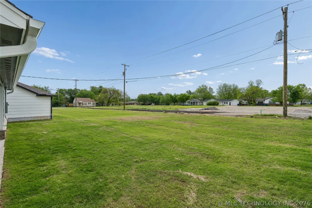 1121 E Cherry Street Cushing, OK 74023