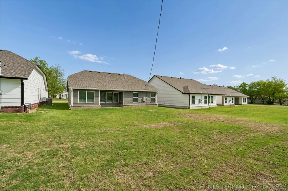 1121 E Cherry Street Cushing, OK 74023