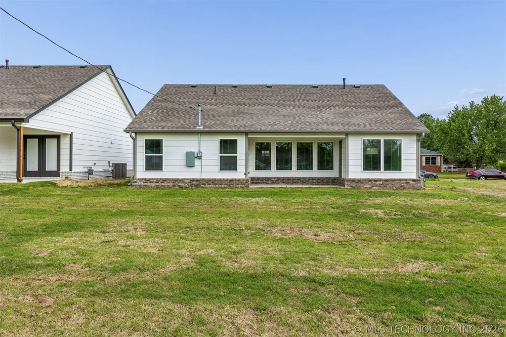 1125 E Cherry Street Cushing, OK 74023