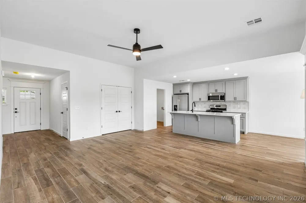 1125 E Cherry Street Cushing, OK 74023