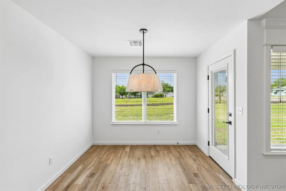 1125 E Cherry Street Cushing, OK 74023