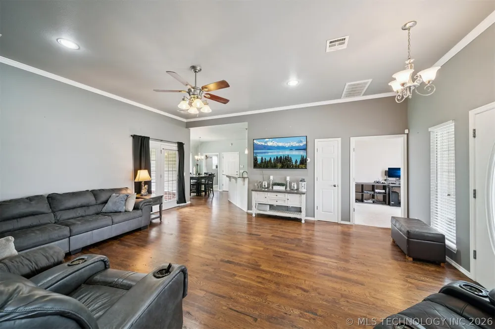 42 Winfield Drive Inola, OK 74036