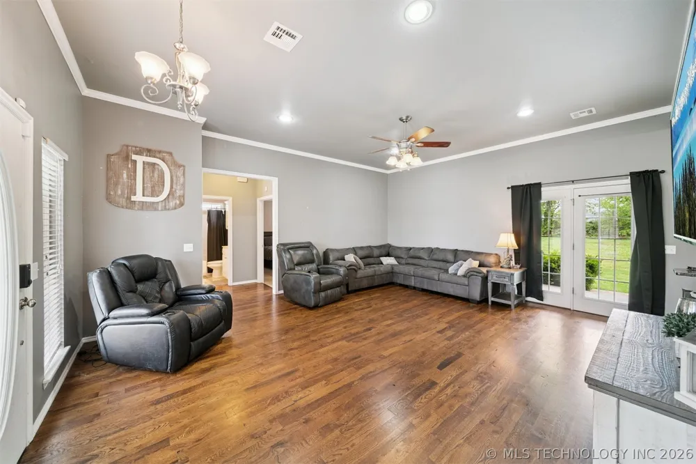 42 Winfield Drive Inola, OK 74036