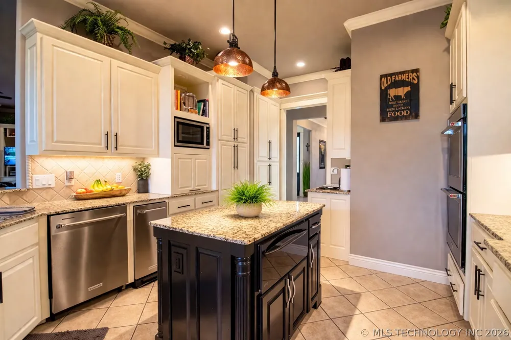 24206 3962 ROAD Bartlesville, OK 74006