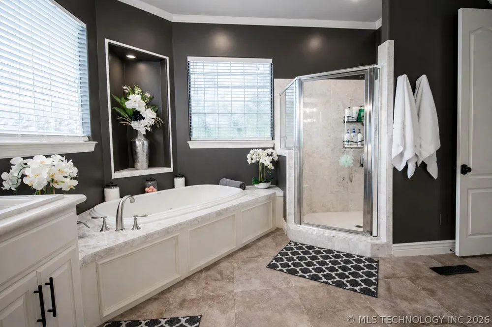 24206 3962 ROAD Bartlesville, OK 74006