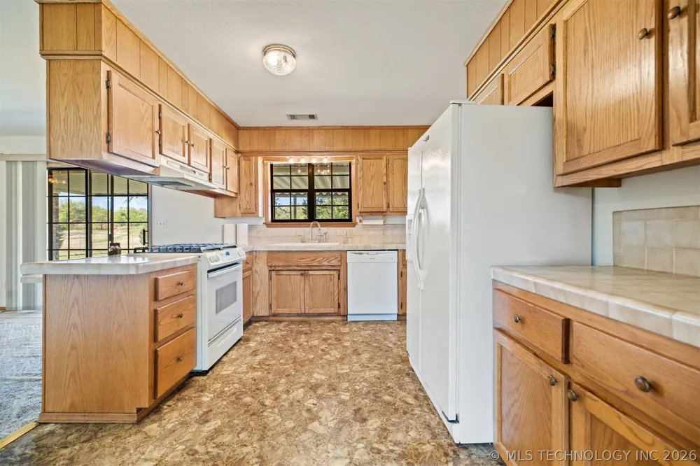 477343 E 1090 Roland, OK 74954