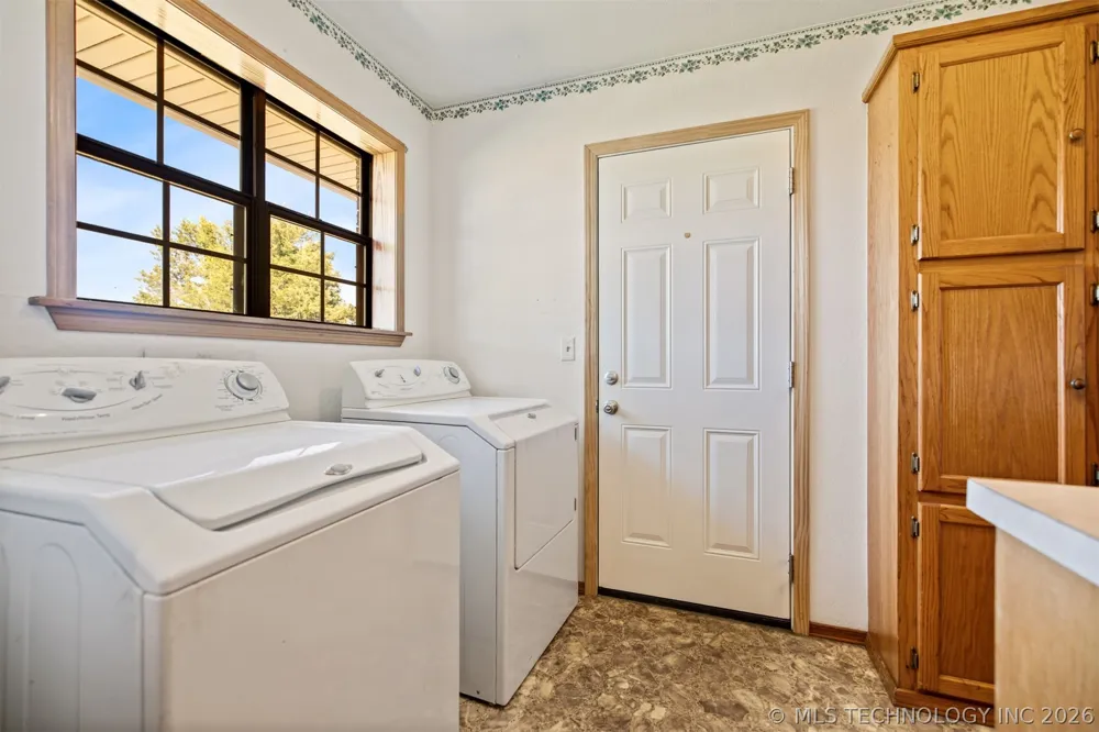 477343 E 1090 Roland, OK 74954