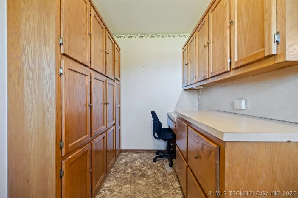 477343 E 1090 Roland, OK 74954