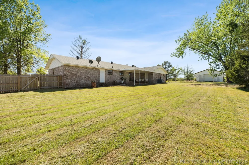 477343 E 1090 Roland, OK 74954