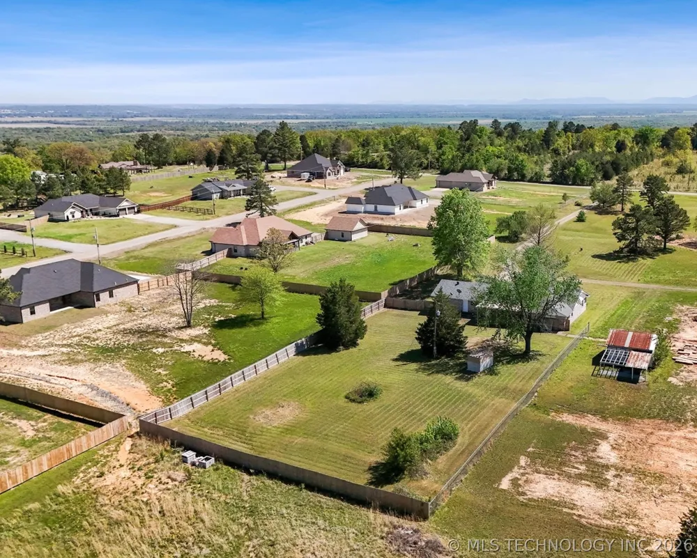 477343 E 1090 Roland, OK 74954