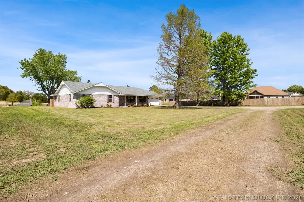 477343 E 1090 Roland, OK 74954