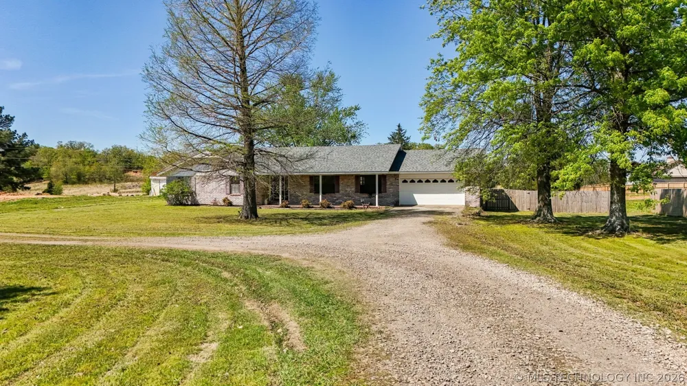 477343 E 1090 Roland, OK 74954