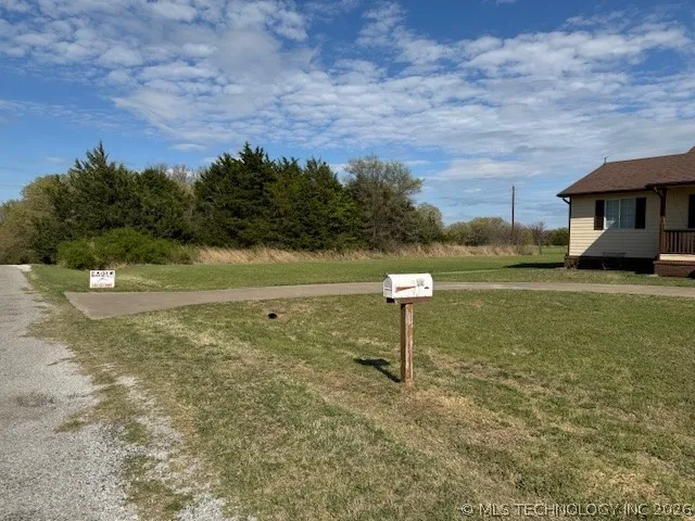 32 Holiday Road Burneyville, OK 73430