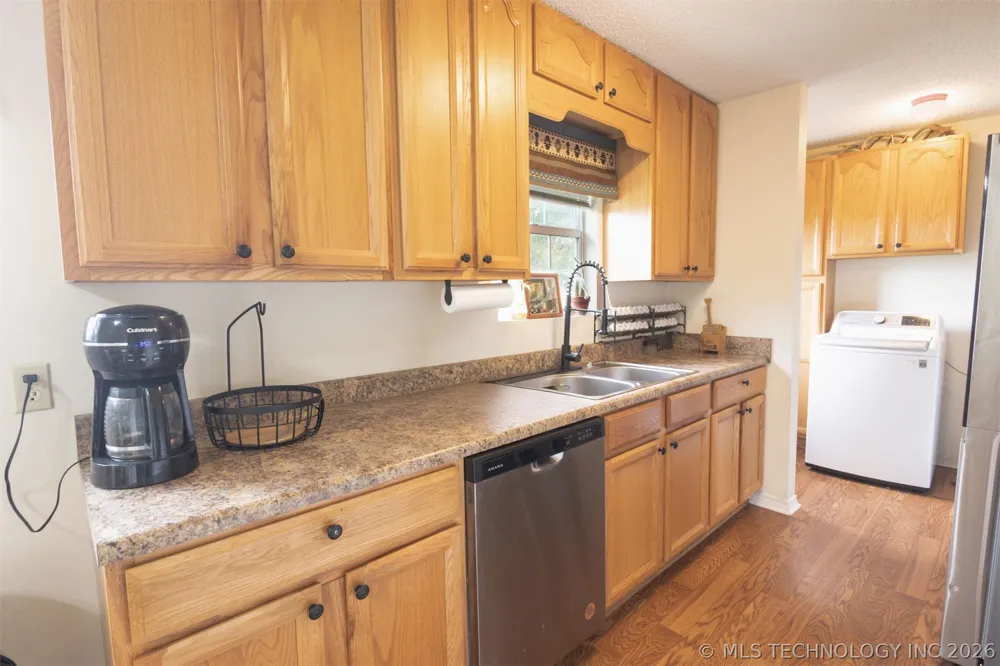 32 Holiday Road Burneyville, OK 73430