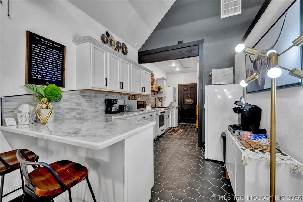 37 Firefly Lane Carlton Landing, OK 74432