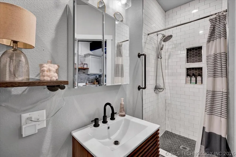 37 Firefly Lane Carlton Landing, OK 74432