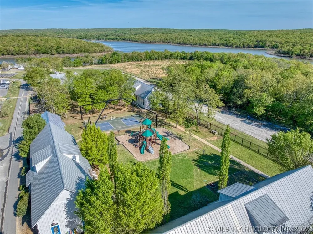 37 Firefly Lane Carlton Landing, OK 74432
