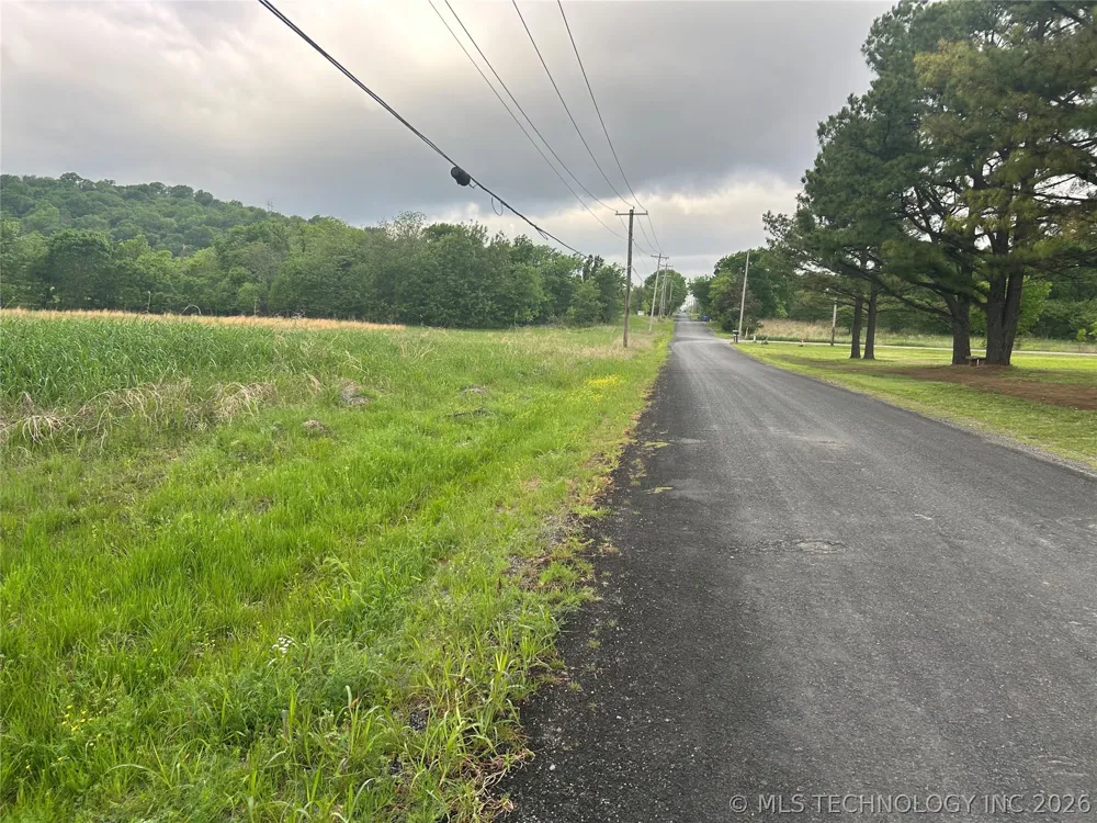 3 E Thunder Road Fort Gibson, OK 74434