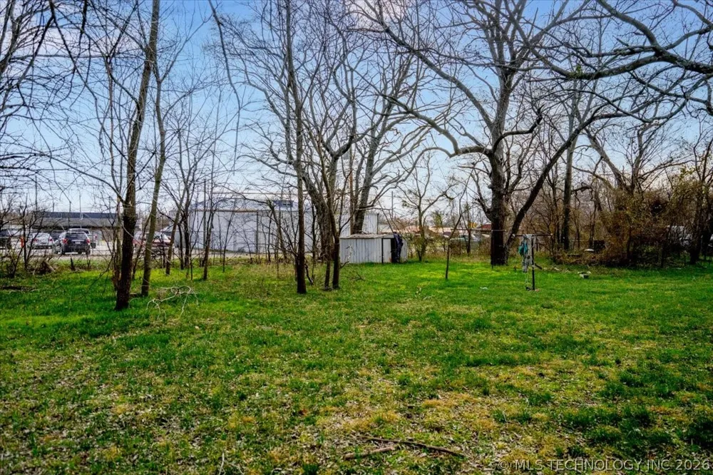 1 W Ross Street Locust Grove, OK 74352