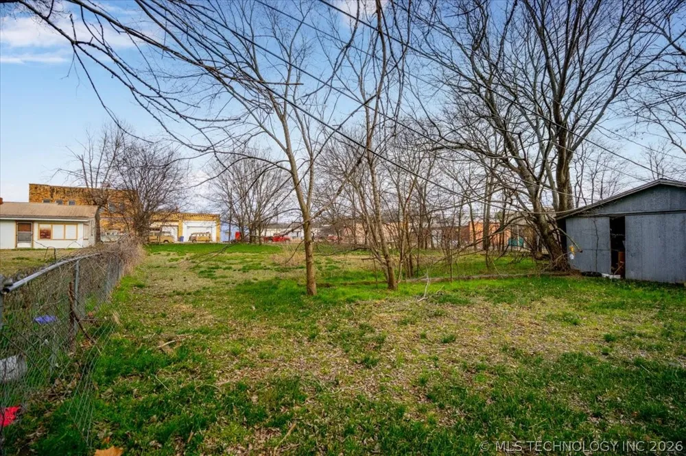1 W Ross Street Locust Grove, OK 74352