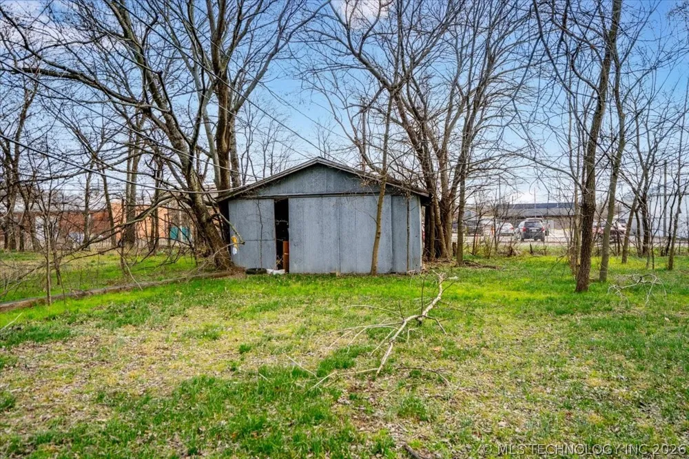 1 W Ross Street Locust Grove, OK 74352