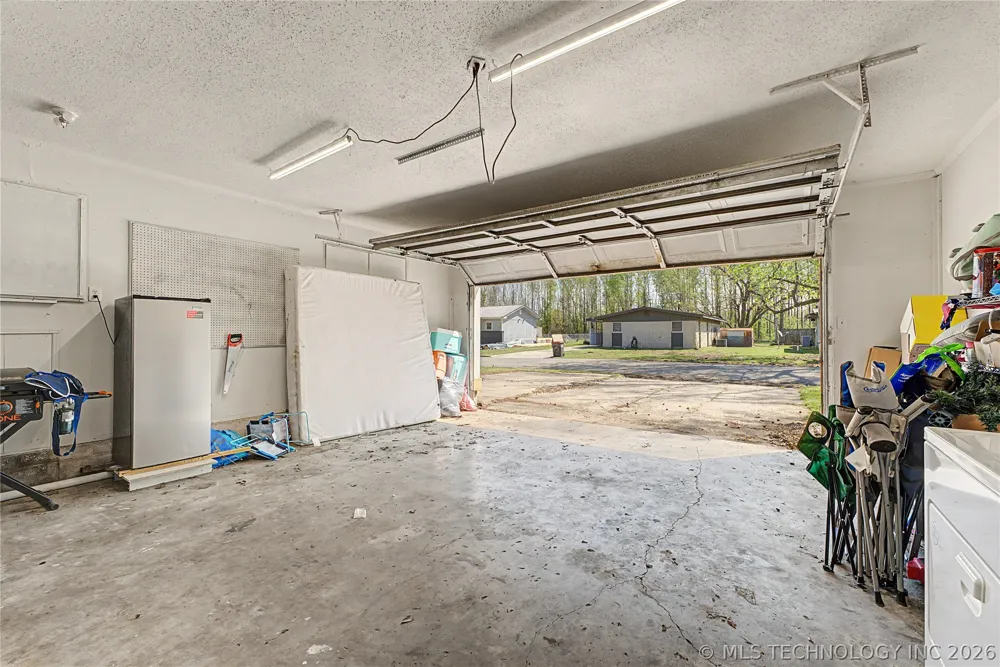 520 Meadowlark Lane Commerce, OK 74339