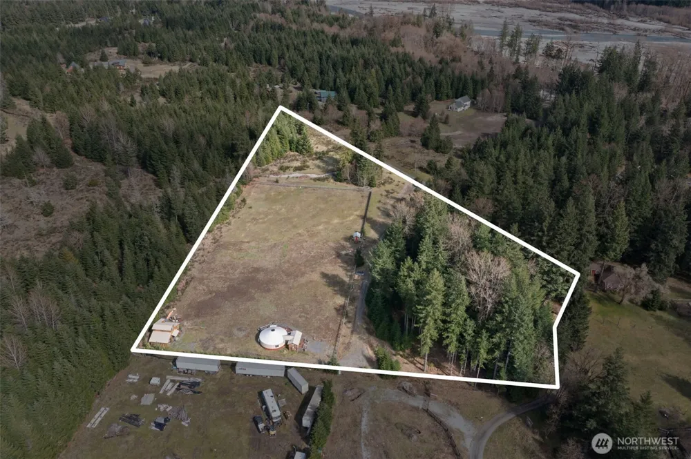 216 Eagle Peak Drive Packwood, WA 98361