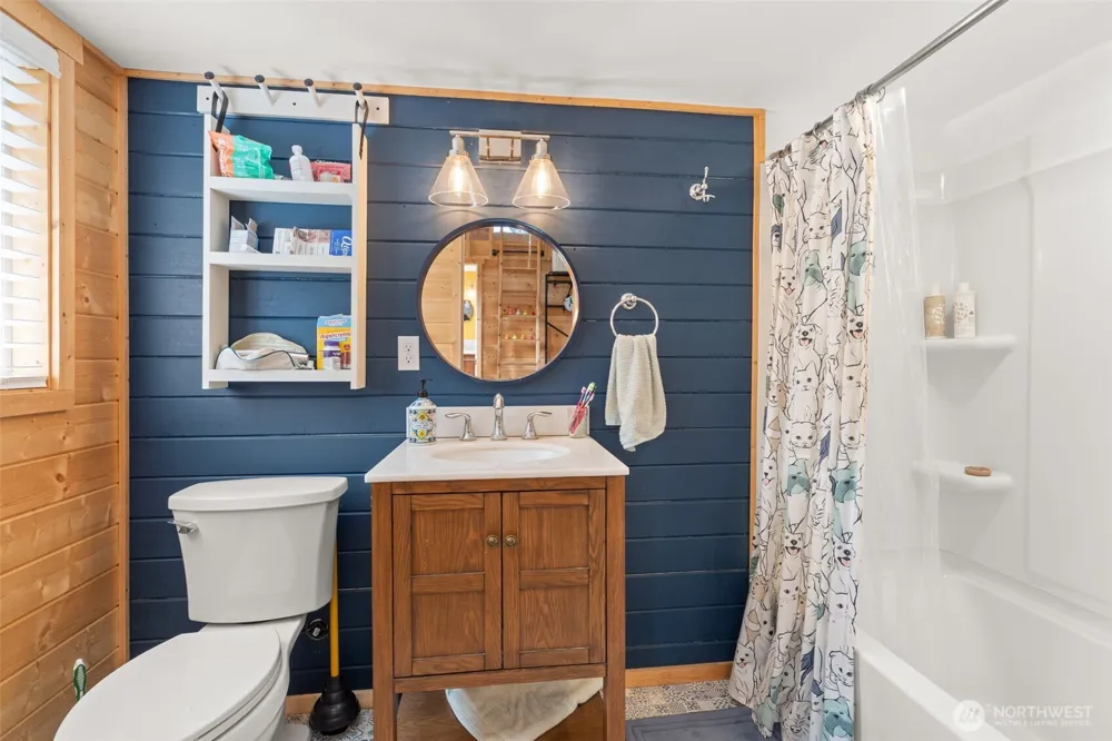 216 Eagle Peak Drive Packwood, WA 98361