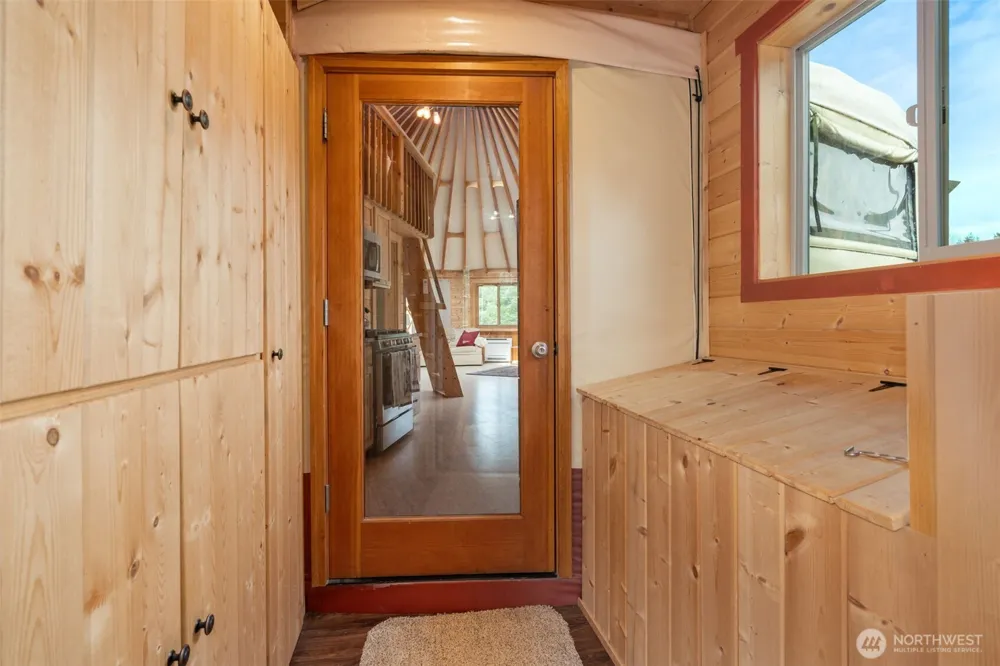 216 Eagle Peak Drive Packwood, WA 98361