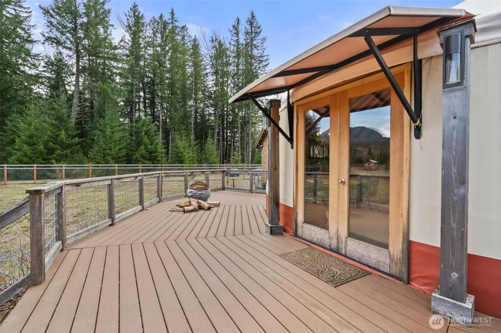 216 Eagle Peak Drive Packwood, WA 98361